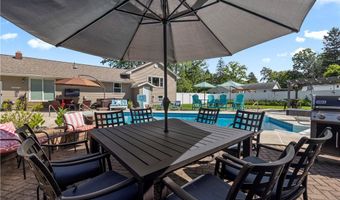 1250 N Main St, Amherst, OH 44001