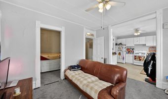 208 S Main St, Algonquin, IL 60102