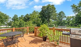 306 Essen Ln, Ballwin, MO 63021