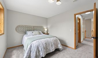 10607 56th St NE, Albertville, MN 55301