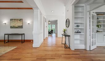 5517 MCKINLEY St, Bethesda, MD 20817