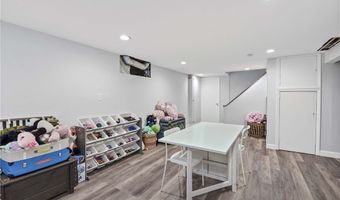 705 Lake Trl, Aurora, OH 44202