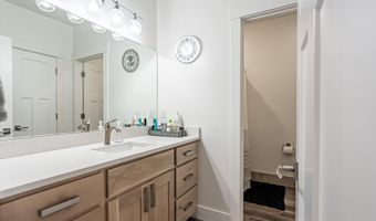 5089 Tree Valley Rd, Chubbuck, ID 83202