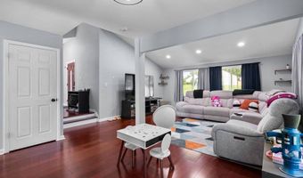 15811 Perkins Ln, Bowie, MD 20716