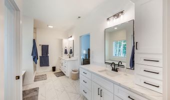 336 Somerset Dr, Appomattox, VA 24522