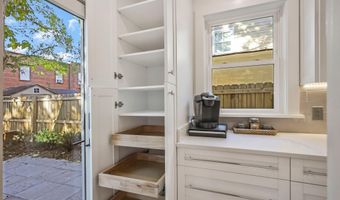 1014 QUEEN St, Alexandria, VA 22314