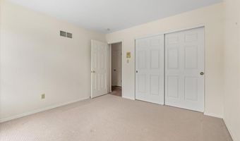 14 Cambridge Circle Ct, Ballwin, MO 63011