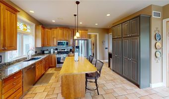 2704 Campus Ln, Albert Lea, MN 56007