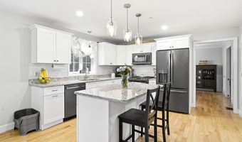 84 Juniper Cir, Auburn, NH 03032