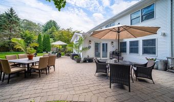 28 Haskell Ave, Airmont, NY 10901