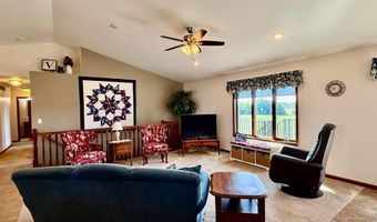 1798 Tiger Ridge Dr, Albert Lea, MN 56007