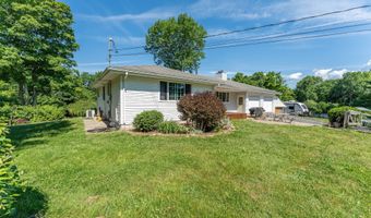 102 Pumpkin Hill Rd, Ashford, CT 06278