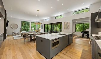 2460 Howell Mill Rd NW, Atlanta, GA 30318