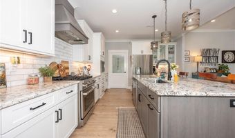 107 Meeting House Ln, Advance, NC 27006