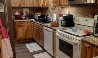 105 MORGAN St, Athens, WV 24712