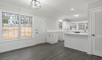 2014 W Lakeview Dr, Benton, AR 72015