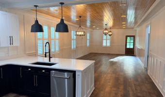 242 Leadwood St, Andrews, SC 29510