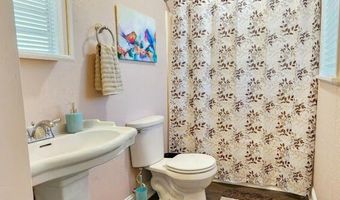 9360 Lark St, Bay St. Louis, MS 39520