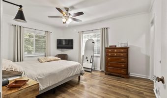 916 Midway Dr, Auburn, IN 46706
