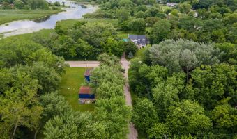 42782 N Lake Ave, Antioch, IL 60002