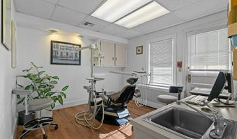 74 Valley Rd, Middletown, RI 02842