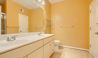 7201 TRAVERTINE Dr 104, Baltimore, MD 21209