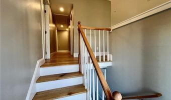 45 Trout Dr, Middletown, RI 02842