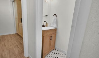 1275 ISLAND St, Springfield, OR 97477