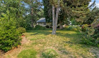 344 S 3RD St, Athena, OR 97813