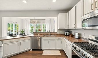 10455 Joyce Ct, Aurora, OH 44202