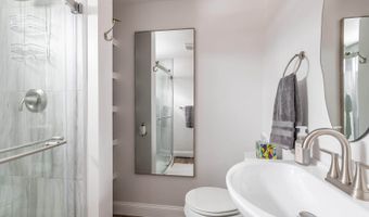 466 Essex St, Bangor, ME 04401