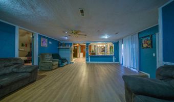 113 S Country Club Rd, Arkansas City, KS 67005