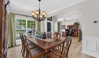 1388 Red Oak Plantation Dr, Ballwin, MO 63021