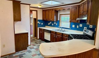 81 Sherwood Valley Ln, Coventry, RI 02816