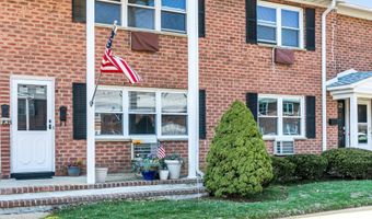 9 King James Ln, Atlantic Highlands, NJ 07716
