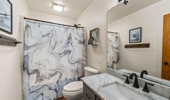 1035 Vermont Ct, Ames, IA 50014