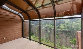 204 Woodfield Dr, Asheville, NC 28803