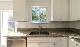 501 NORTH Ave, Bandon, OR 97411