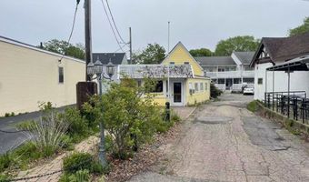 517 Main St, Barnstable, MA 02601