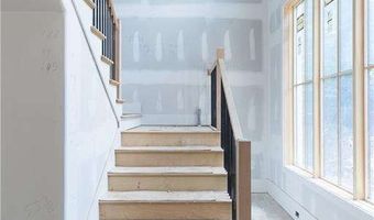 195 Shady Grv, Alpharetta, GA 30009