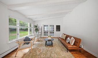 5 Beaver Pond Rd, Albany, NY 12211