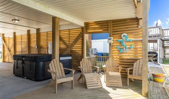 215 E Ft Macon Rd, Atlantic Beach, NC 28512
