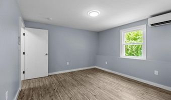 132 Maple Ave, Middletown, RI 02842
