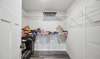 706 NE Country Meadow Dr, Ankeny, IA 50021