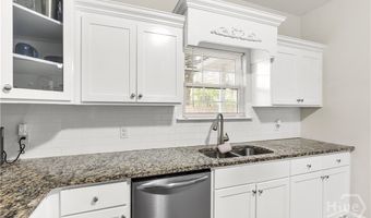 37 Douglas Rd, Allenhurst, GA 31301