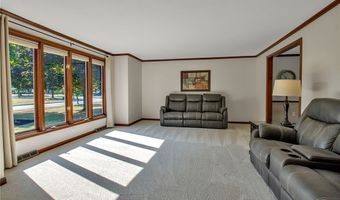 36 Schimwood Dr, Amherst, NY 14068