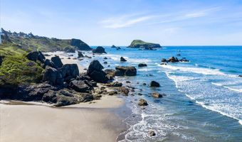 17454 BLUFF Dr, Brookings, OR 97415
