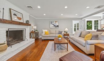 475 Riverside Dr, Cheshire, CT 06410