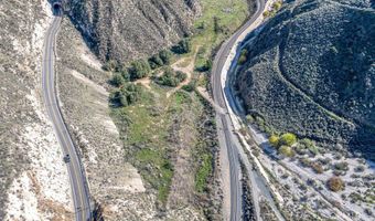 12571 Capra, Agua Dulce, CA 91390