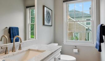 9908 KENTSDALE Dr, Potomac, MD 20854